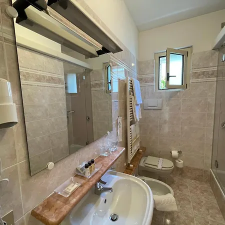 Le Petit Du Bed & Breakfast Sirmione