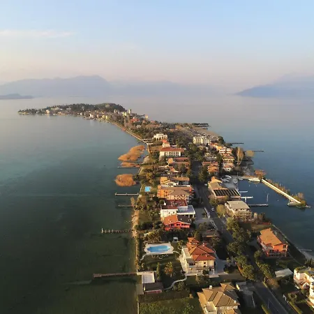 Oda ve Kahvaltı Le Petit Du Sirmione