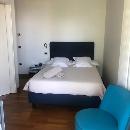 Oda ve Kahvaltı Le Petit Du Sirmione