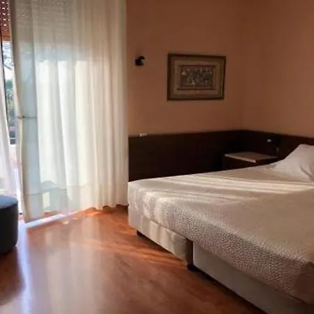 Oda ve Kahvaltı Le Petit Du Sirmione